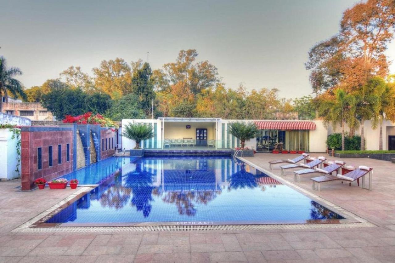 Chanakya Bnr Hotel Ranchi Bagian luar foto