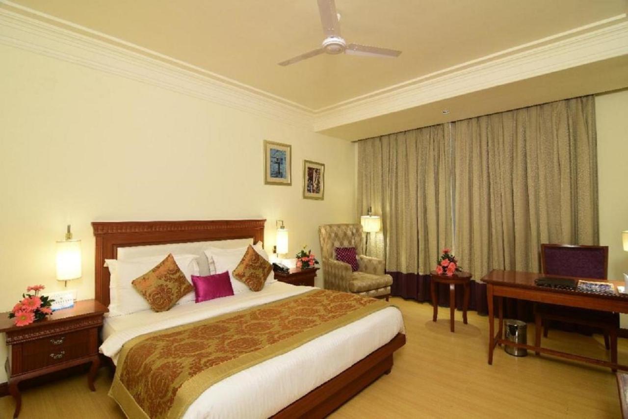 Chanakya Bnr Hotel Ranchi Bagian luar foto