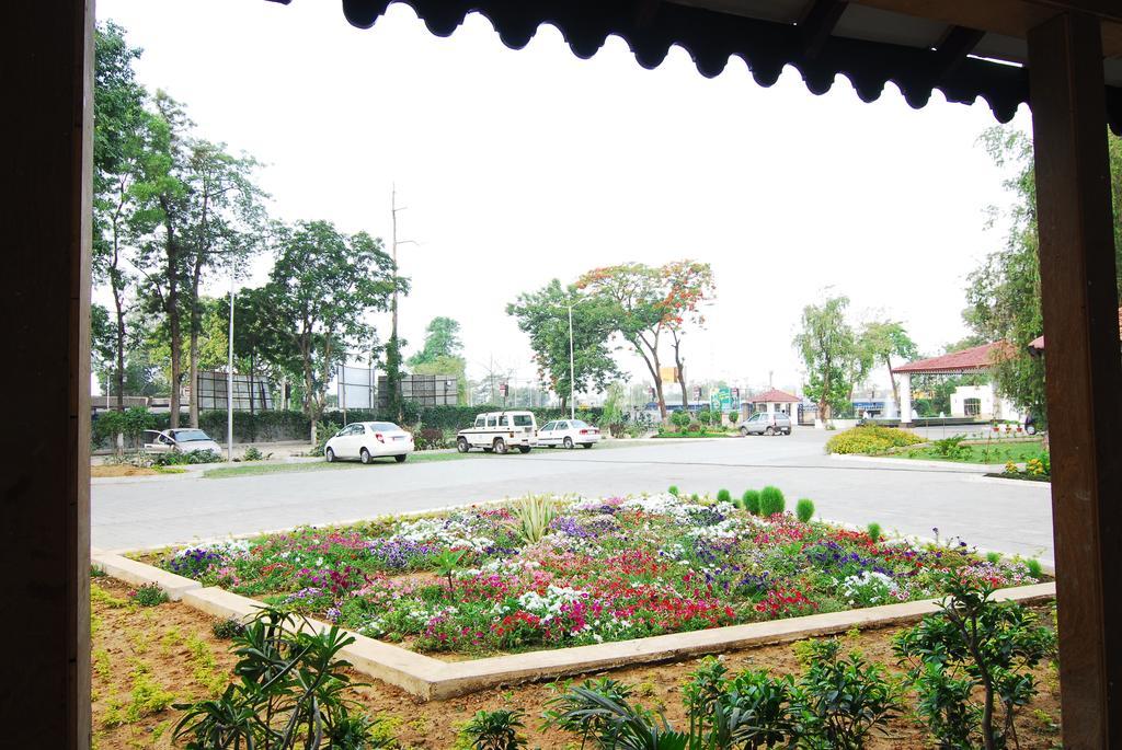 Chanakya Bnr Hotel Ranchi Bagian luar foto