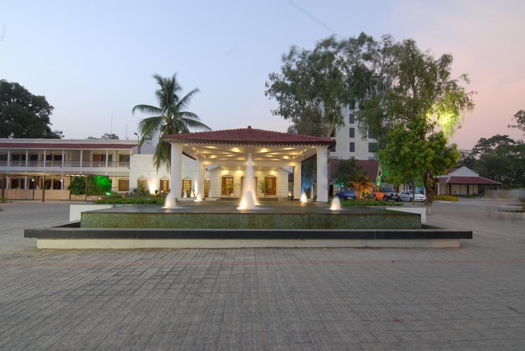 Chanakya Bnr Hotel Ranchi Bagian luar foto